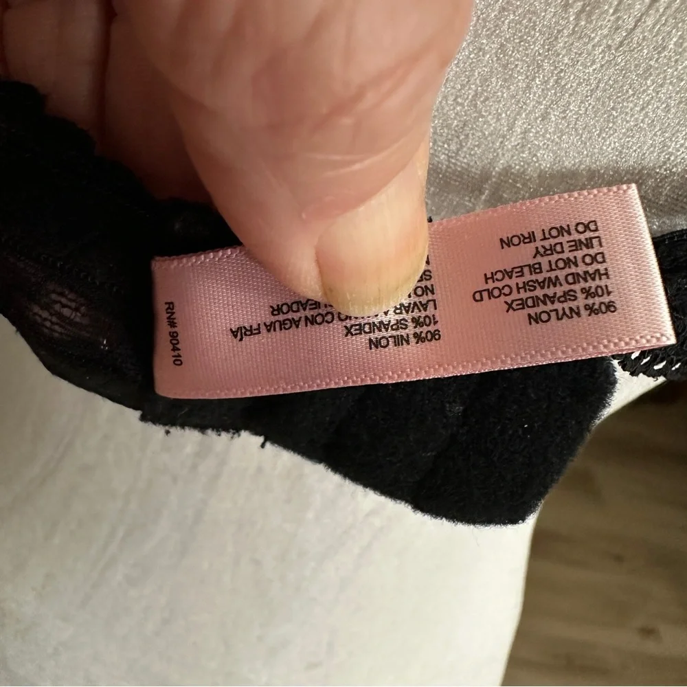 Juicy Couture Black Padded‎ Underwire Adjustable Bra Size 38C